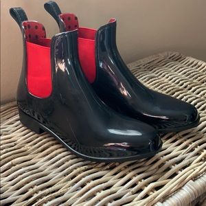 Women’s Ralph Lauren Black Patent Rain boots sz 9